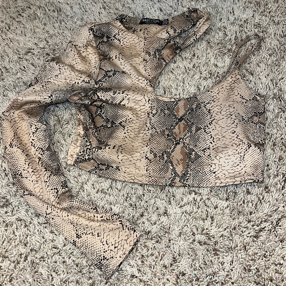 Crop top - Picture 2 of 2